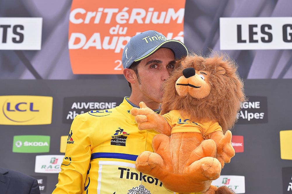 Contador in yellow after winning the Dauphine prologue