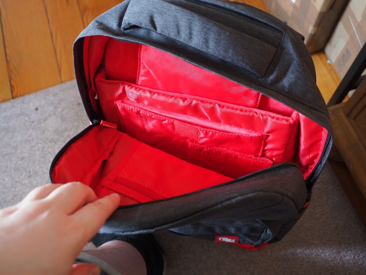 MAINGEAR's Classic laptop backpack review Smartphone tracking and