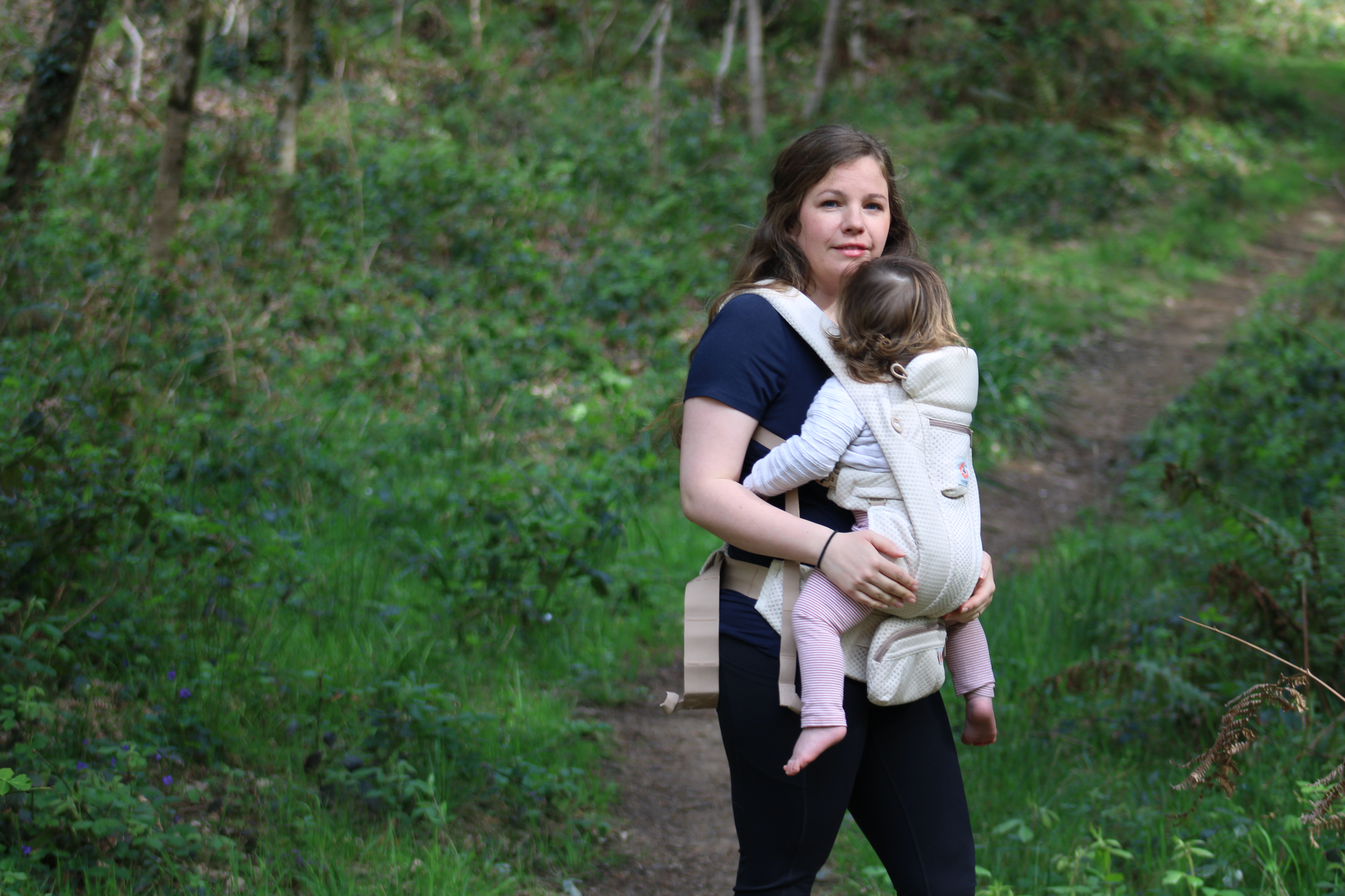 Kit suitable for hiking while breastfeeding