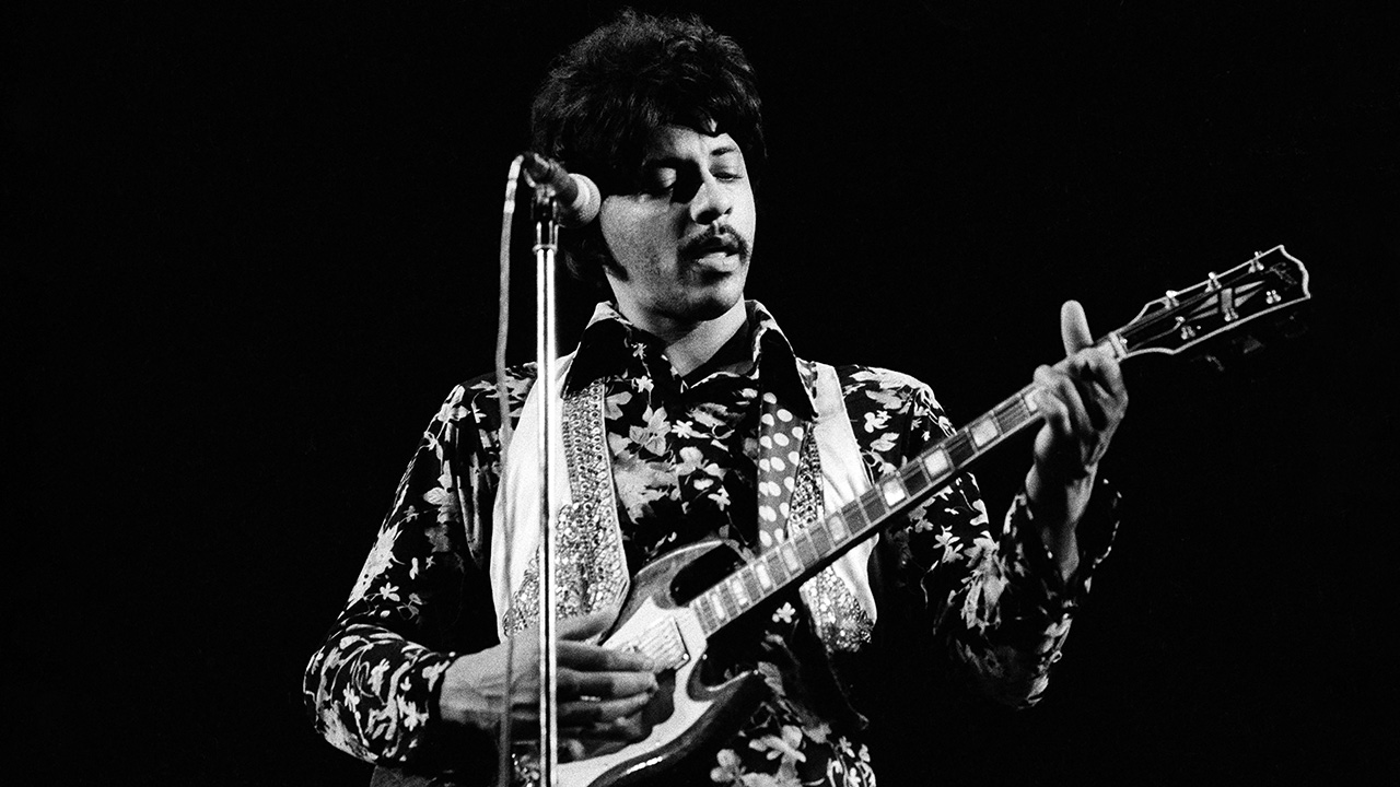 Arthur Lee of Love performs on stage at the Rainbow Theatre, London, May 1974. (Photo by Michael Putland/Getty Images)