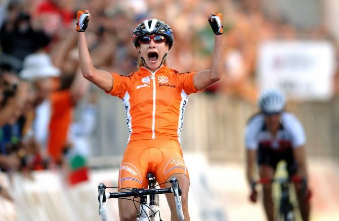 Marianne Vos (Netherlands) is obviously ecstatic with her 2006 Worlds win