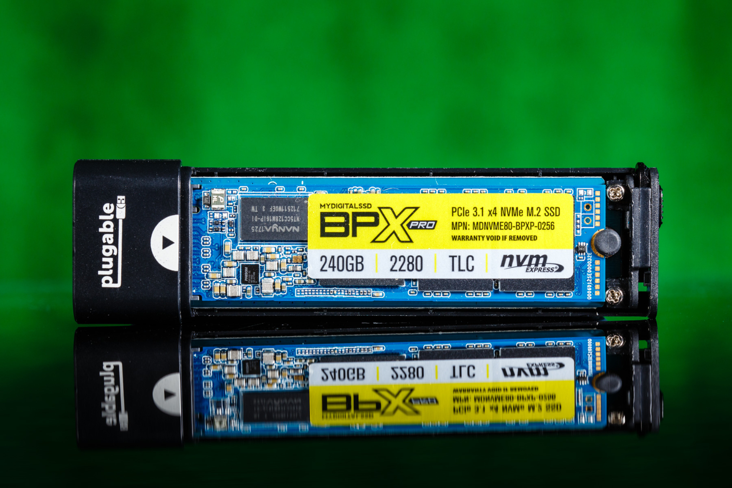 Plugable USBC-NVMe SSD Enclosure Review: Tool-Free NVMe With USB Type-C -  Tom's Hardware