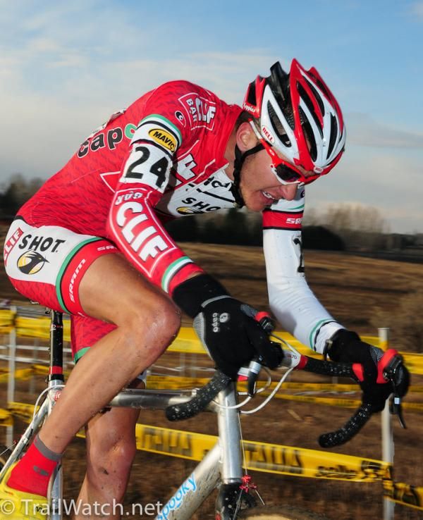 Brady Kappius (Clif Bar) riding some off-camber grass.