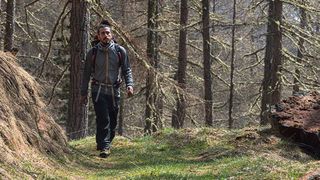 Man wearing Páramo Enduro Fleece jacket