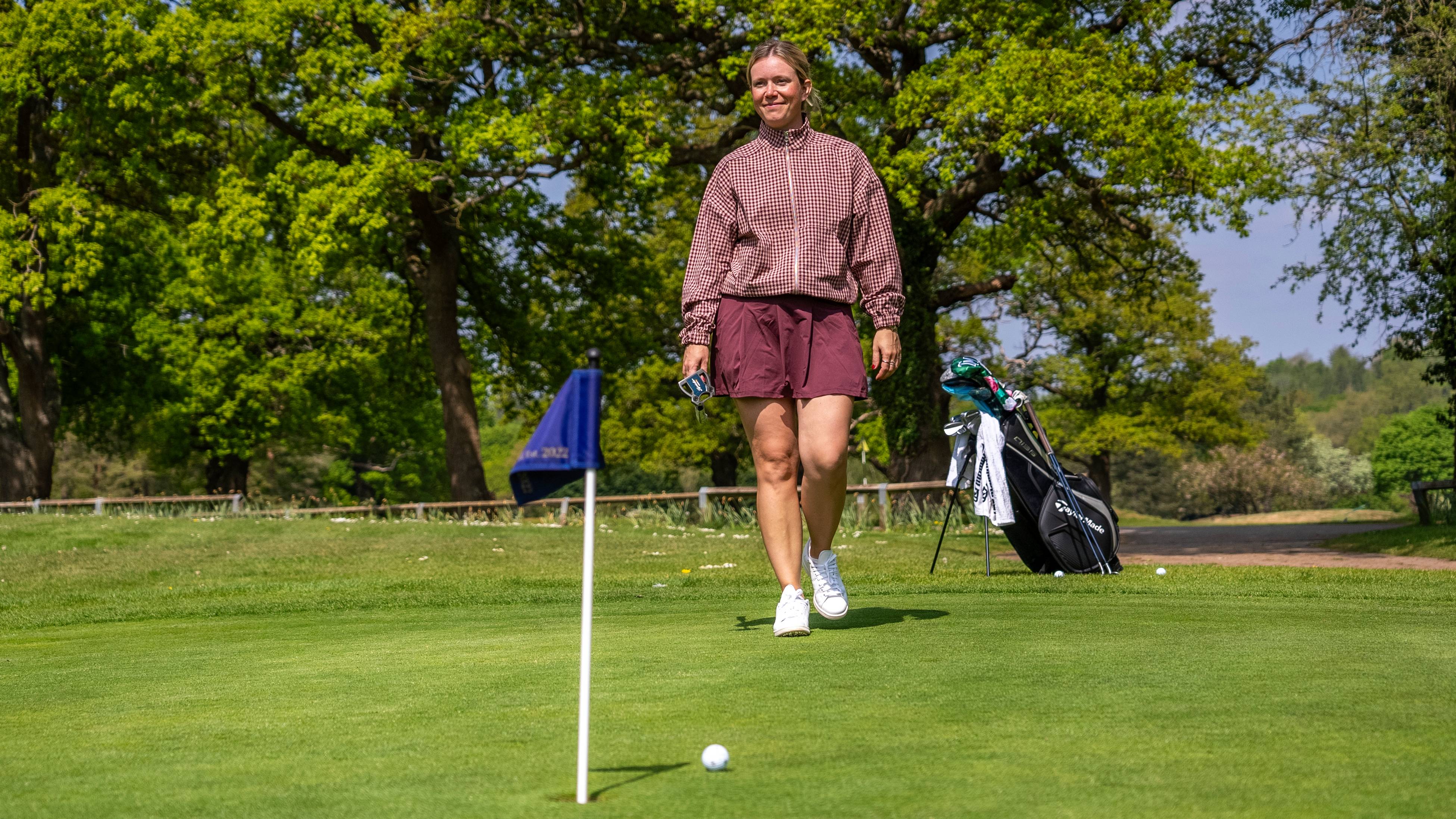 Ellie Skoog on practice putting green