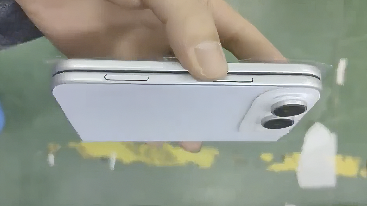 iPhone Ultra dummy unit