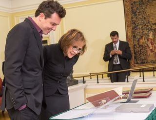 Seth MacFarlane and Ann Druyan look at items from The Seth MacFarlane Collection of the Carl Sagan and Ann Druyan Archive, which were on display today at the Library of Congress for the official opening of the archive.