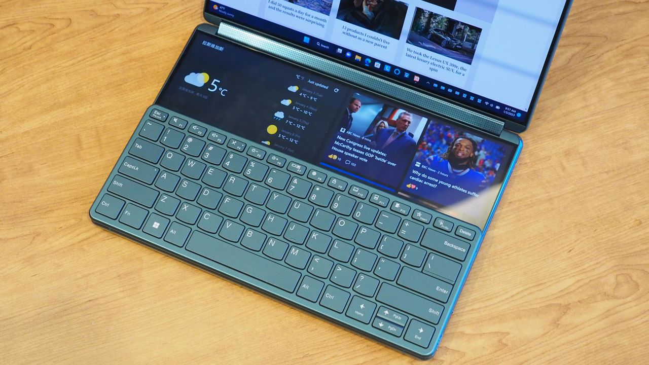 Lenovo YogaBook 9i 8th Gen at CES 2023