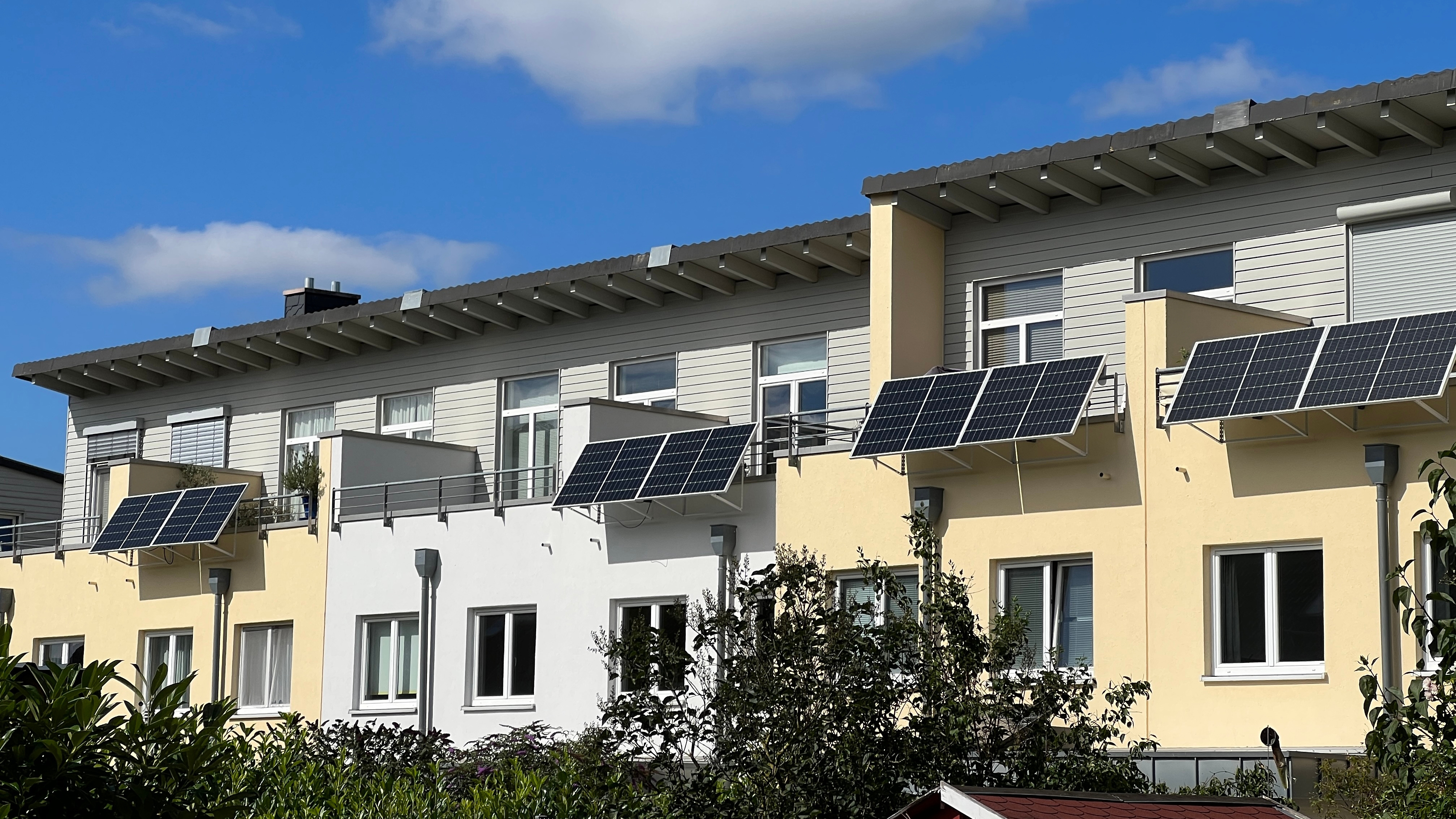Balcony power plants on terraced houses