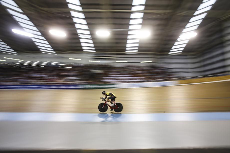 Jack Bobridge ploughs his lonely furrow