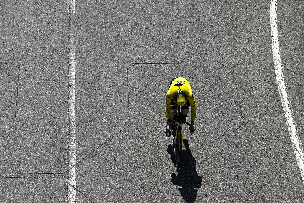 BILBAO, SPAIN - APRIL 06: Ben Tulett of Great Britain and Team Visma | Lease a Bike competes during the 65th Itzulia Basque Country 2026, Stage 1 a 13.8km individual time trial stage from Bilbao to Bilbao / #UCIWT / on April 06, 2026 in Bilbao, Spain. (Photo by Tim de Waele/Getty Images)