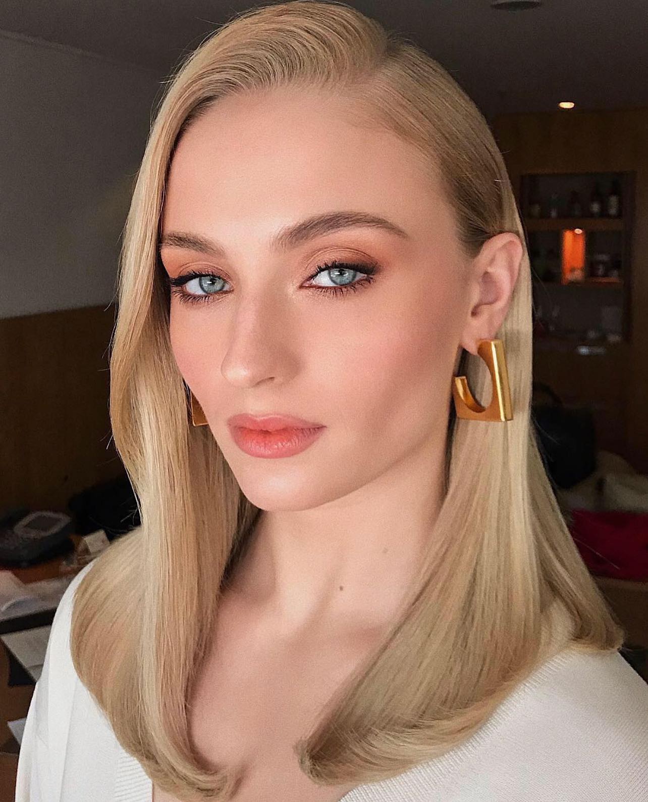 Sophie Turner with mid-length hair