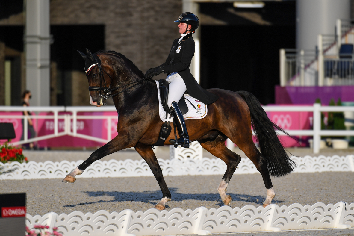 Laurence Roos and Fil Rouge at the Tokyo Olympics.