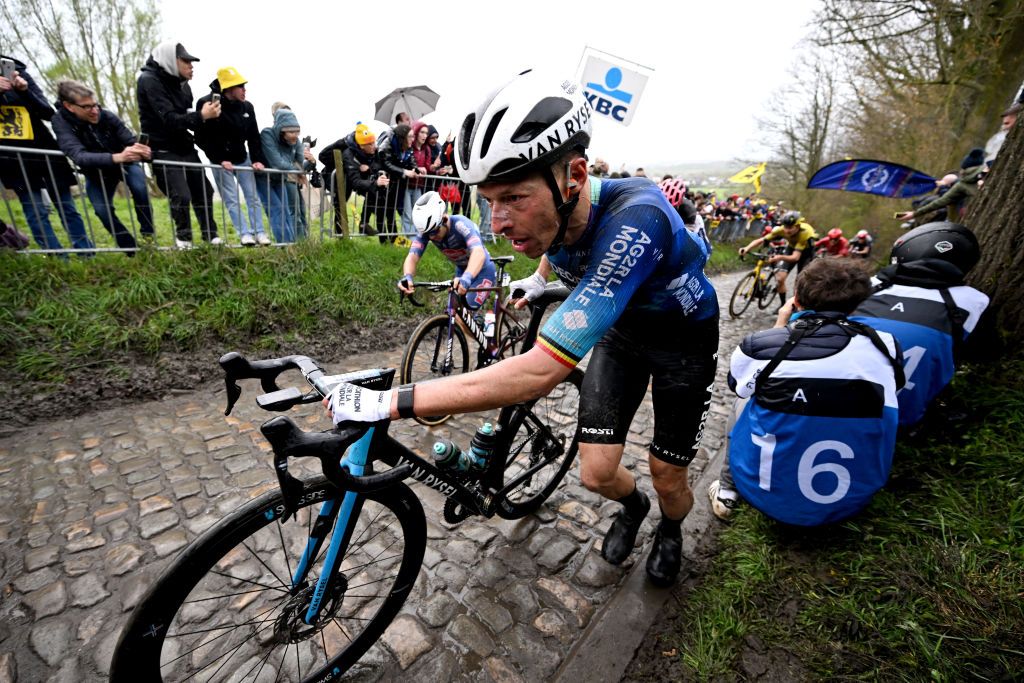 OUDENAARDE, BELGIUM - MARCH 31 : during the UCI World Tour Flanders Classics 108th Ronde Van Vlaanderen, a cycling race with start in Antwerpen and finish in Oudenaarde on March 31, 2024 in Oudenaarde, Belgium, 31/03/2024 ( Motordriver Kenny Verfaillie - Photo by Nico Vereecken / Photo News