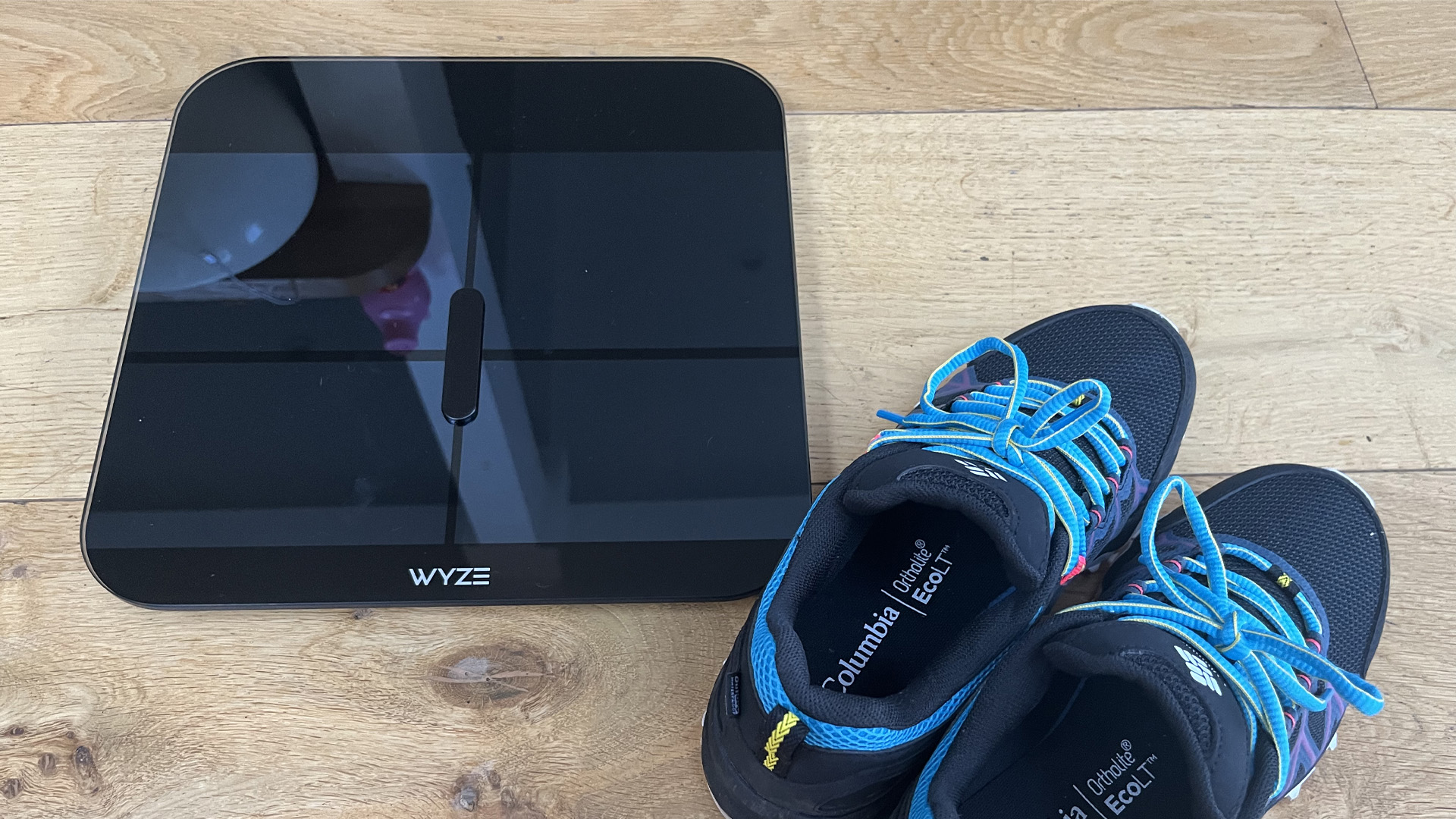 La balance intelligente Wyze Scale X est testée par Maddy Bidulph, contributrice de Live Science