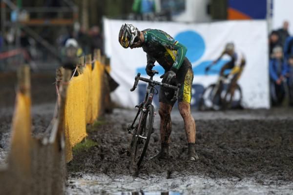 Disaster strikes for Sven Nys
