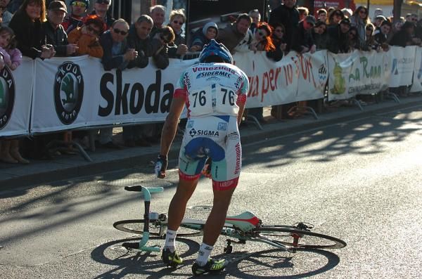 Miguel Rubiano (Androni Giocattoli) came to grief after the finish line