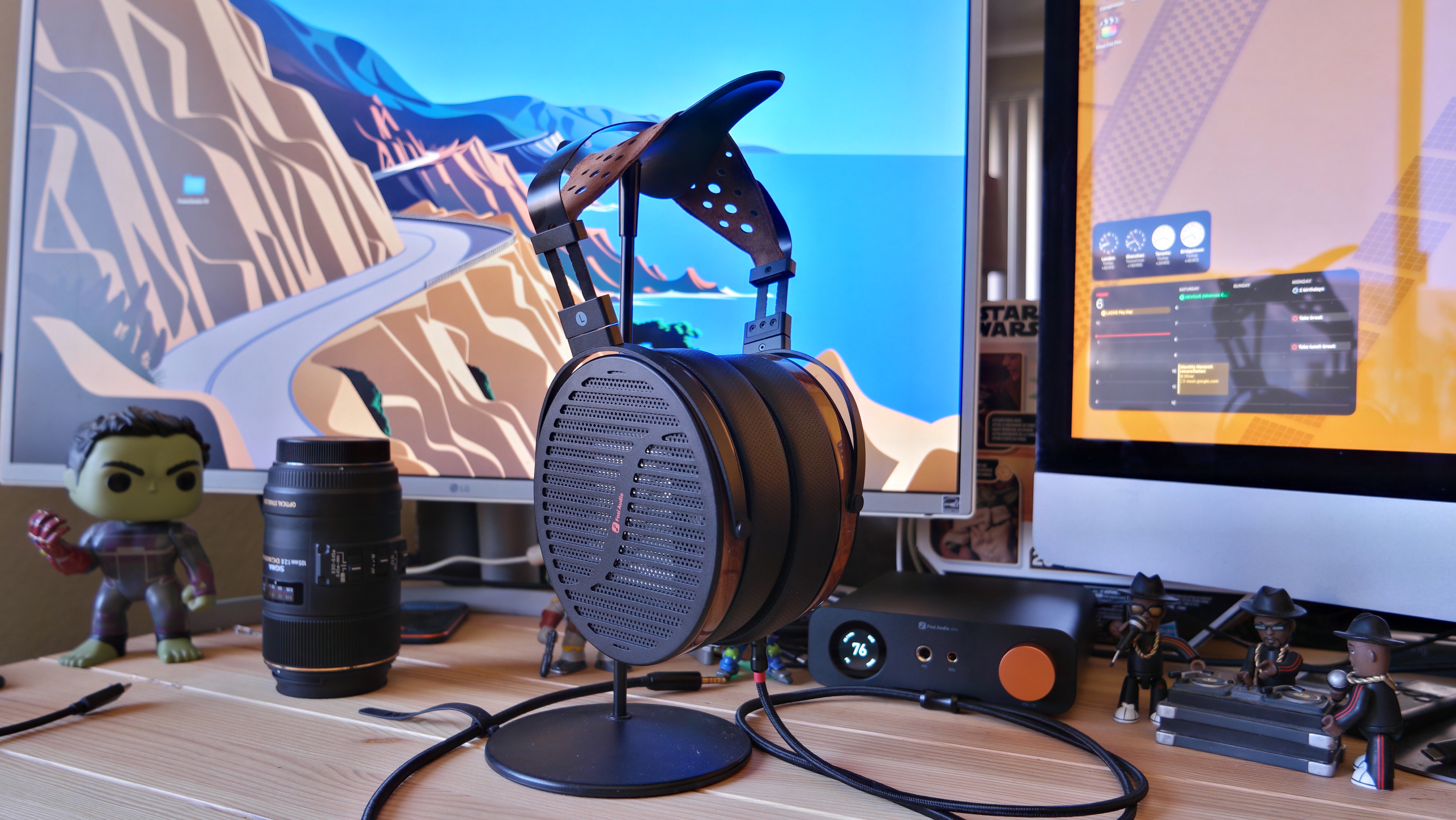 Fosi Audio i5 headphones and ZH3 desktop DAC/Amp on a desk