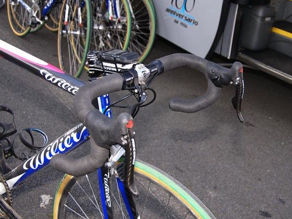 Ballan's bike is otherwise fairly standard fare, including the team-only 'red' edition of Campagnolo's Record Ergopower levers.