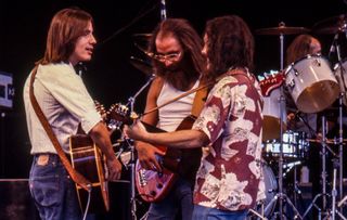 Jackson Browne (left) performs with Lee Sklar (center) and David Lindley at Concord Pavilion on September 11, 1977 in Concord, California.