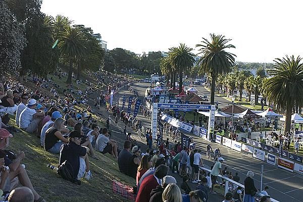 A large crowd gathered mostly on the hill over looking the circuit on the foreshore in Geelong.