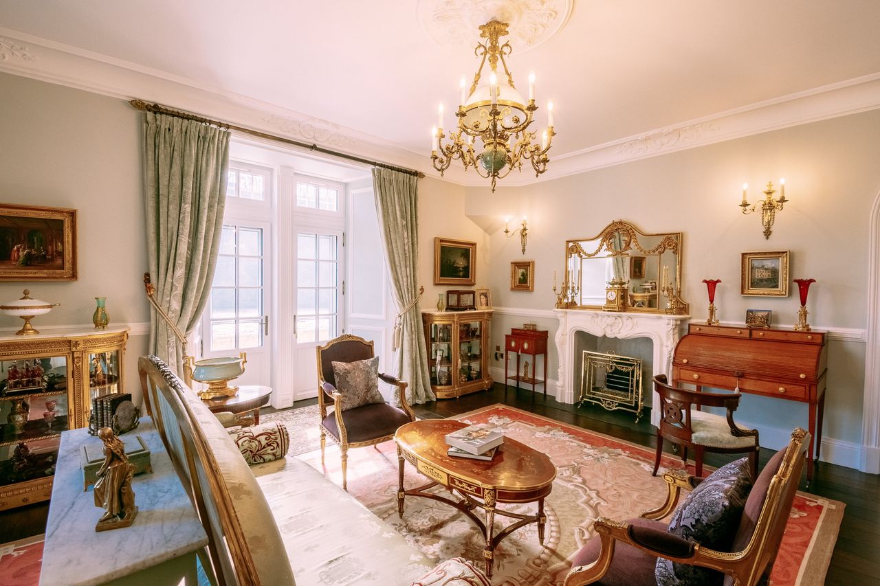 Images of a chateau in Lalinde, France