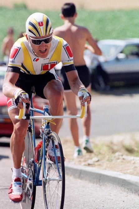 Back in 1987, bicycle designers had a vague idea of what made a bike - and rider - aerodynamic but they were mostly going by feel. Here, Charly Mottet speeds around the Futuroscope course with very low cowhorn bars but no aero extensions, leaving his chest open to catch the wind.