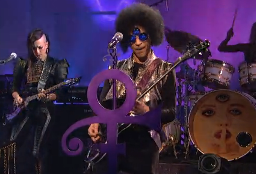 Watch Prince&amp;#039;s historic &amp;#039;SNL&amp;#039; medley in all its delightfully trippy glory