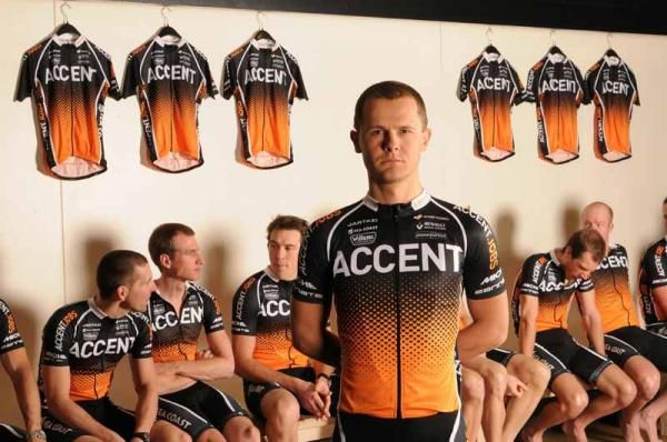 Steven Caethoven goes black-and-orange with Accent.Jobs-Willems Veranda's