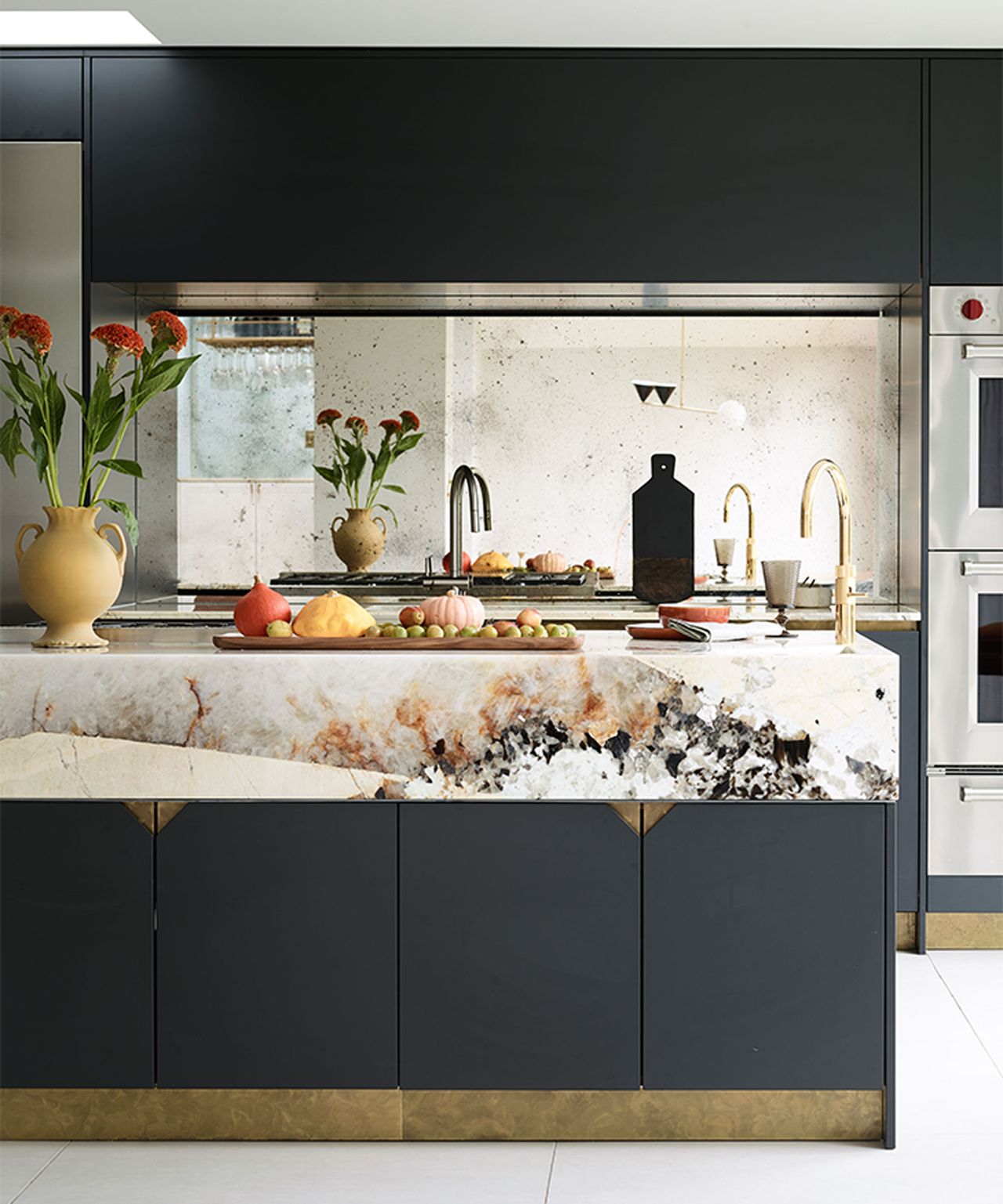 Modern kitchen ideas: 35 contemporary designs for a kitchen | Homes and Gardens