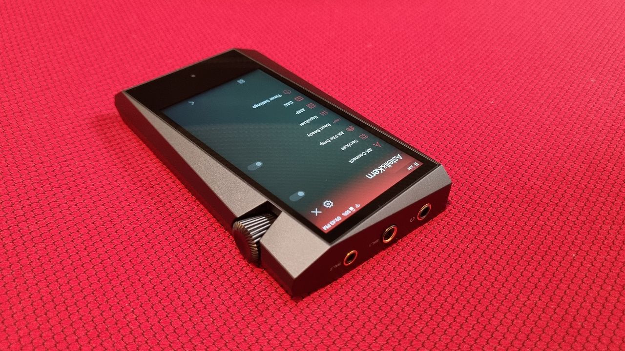 Portable music player: Astell &amp; Kern A&amp;norma SR35
