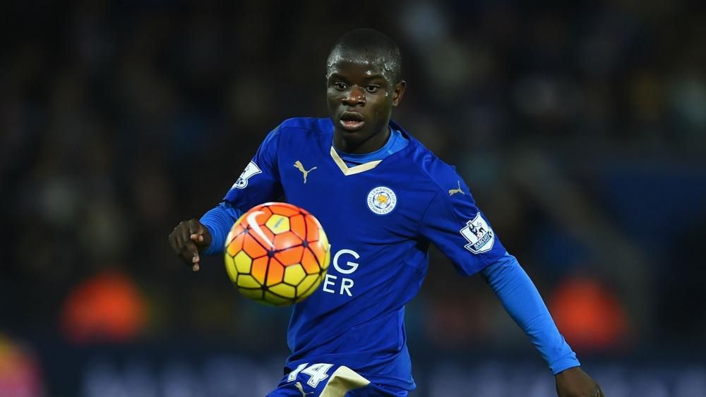 Leicester lose Kante to hamstring injury | FourFourTwo