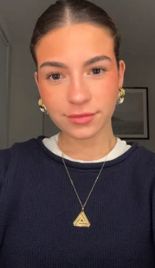 Emma Aerin Becker tests the Patrick Ta Major Dimension Eye Illusion Eyeshadow Duo