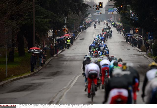 The peloton was lined out right from the start