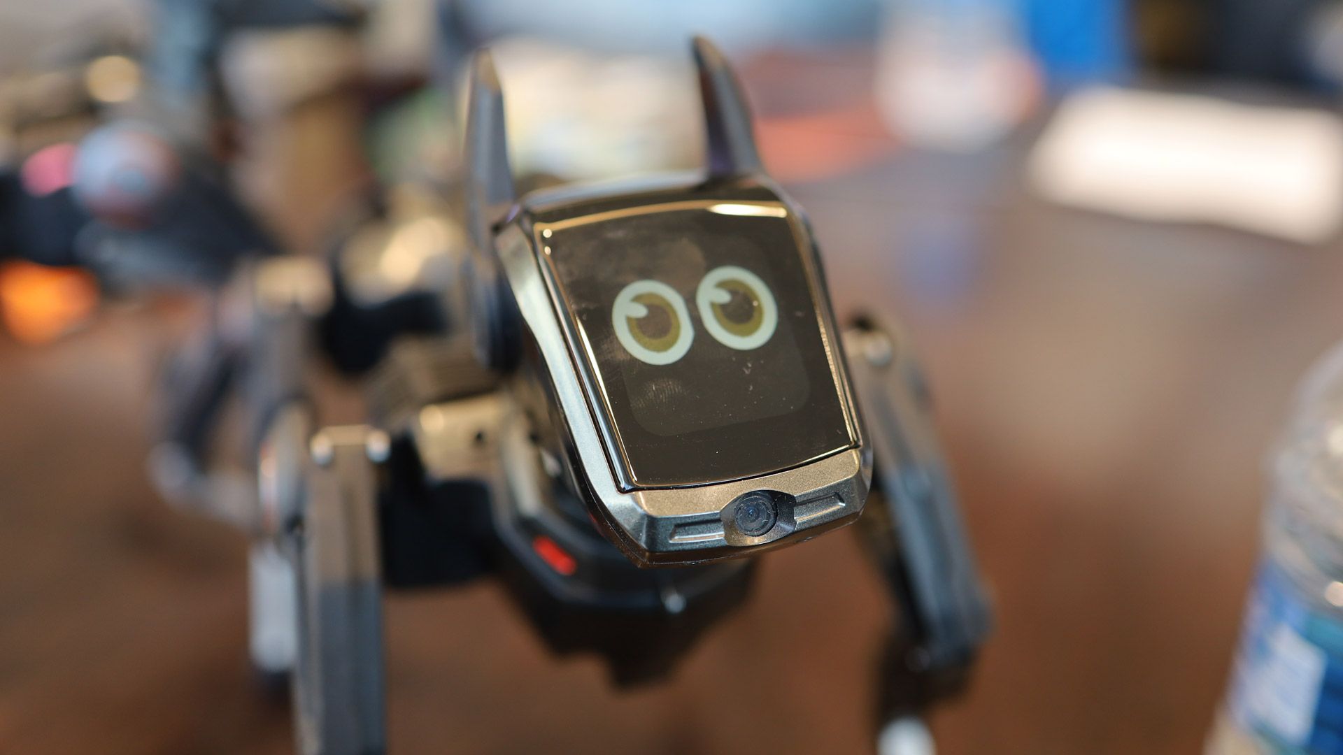 Saya mencoba Hengbot Sirius, robot AI yang membuat saya menginginkan lebih