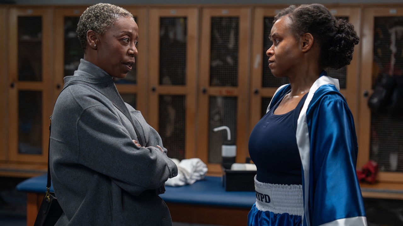 Tynan making Curry a career offer in the locker room in Law &amp;amp; Order: SVU Season 27x14