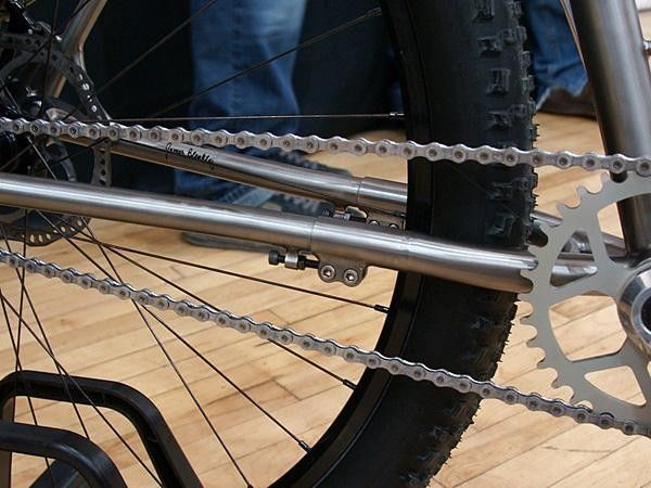 The clever telescoping chain stay design allows for adjustable chain tension with minimal added weight.