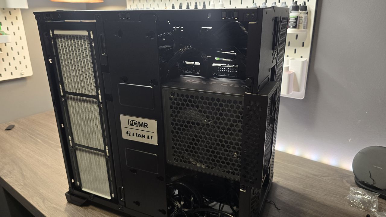 Lian Li O11 Vision Compact PC case