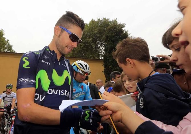 Giovanni Visconti (Movistar) signs an autograph ahead of Milano-Torino.