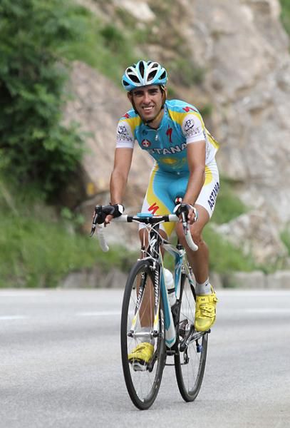 Still smiling from the stage victory the day before Daniel Navarro Garcia (Astana) climbs to Alpe d'Huez.