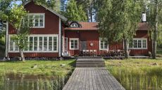 Swedish lakehouse period living 