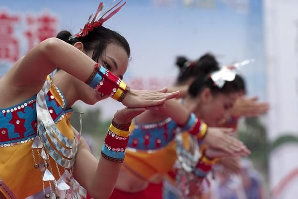More Chinese culture prior to the presentations in Dongfang.