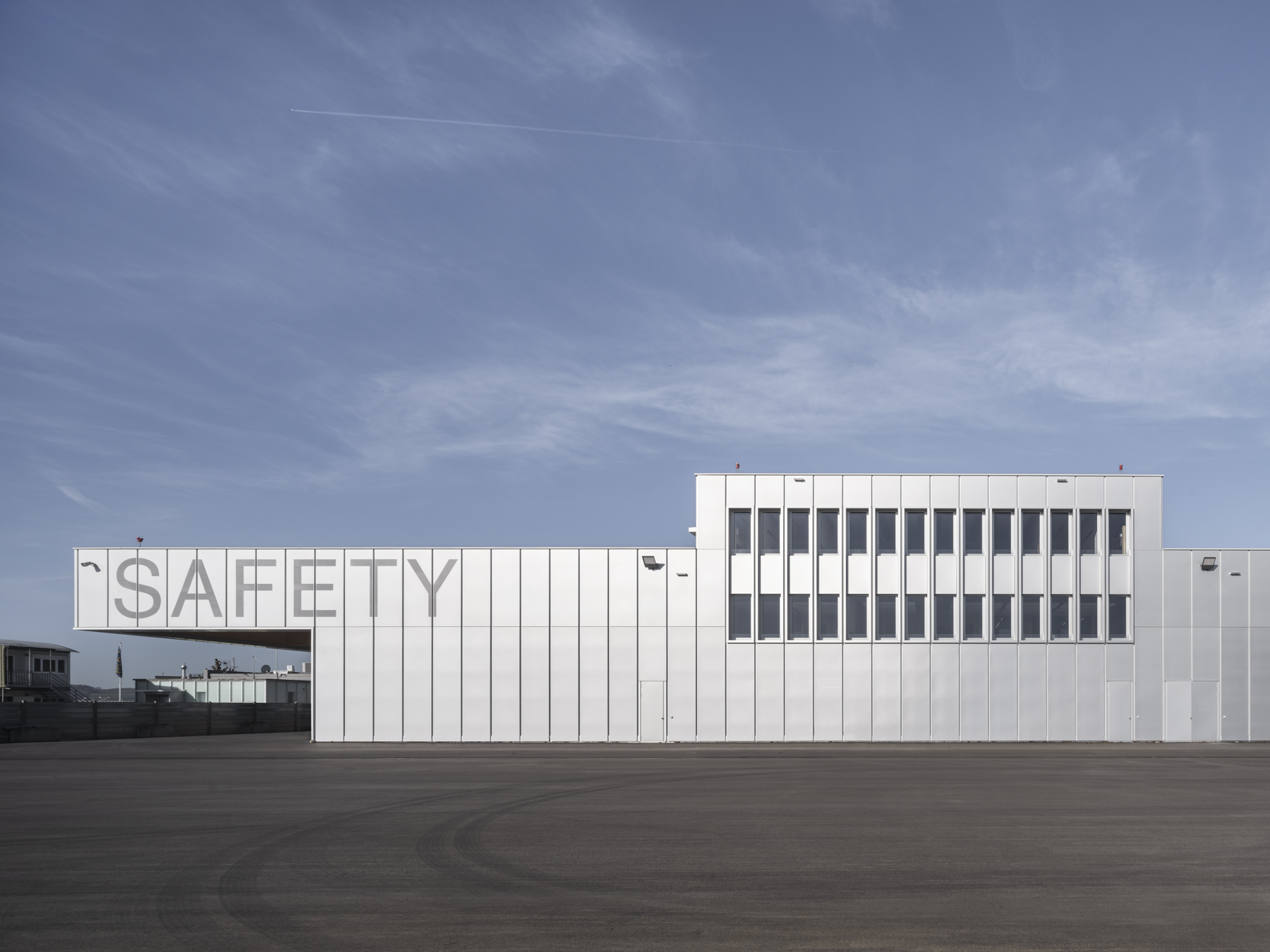 Halle 2 Safety, Payerne Air Base, by RDR architects