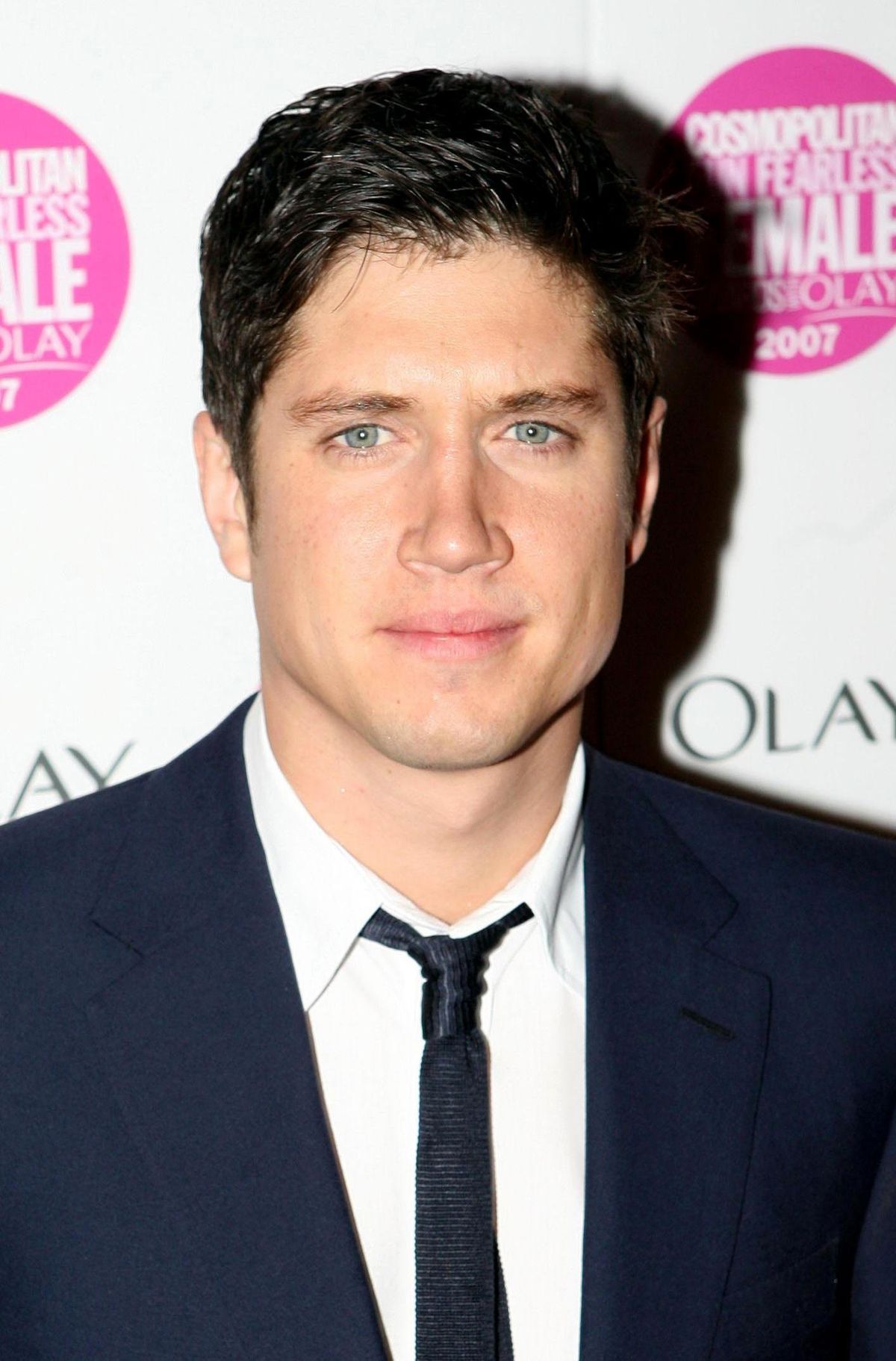 Vernon Kay signs golden handcuff deal worth 2mill