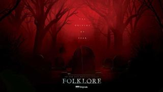 En kuslig promobild för HBO Max-serien Folklore, som visar en mörk skog täckt av ett rött ljus och en gravsten i mitten av bilden.