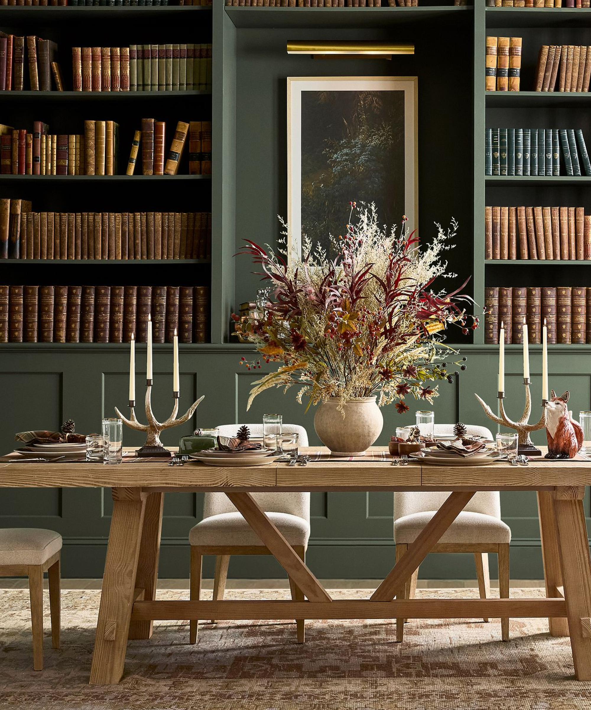 Decorative Thanksgiving table decor ideas for a chic and harvest-inspired tablescape