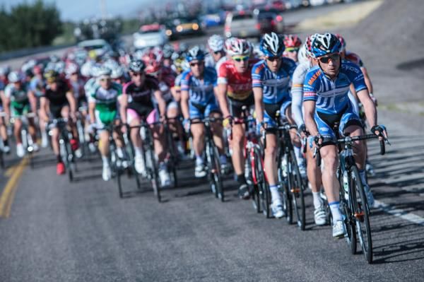 Davide Fratinni (UnitedHealthcare) setting tempo at the front of the main field.