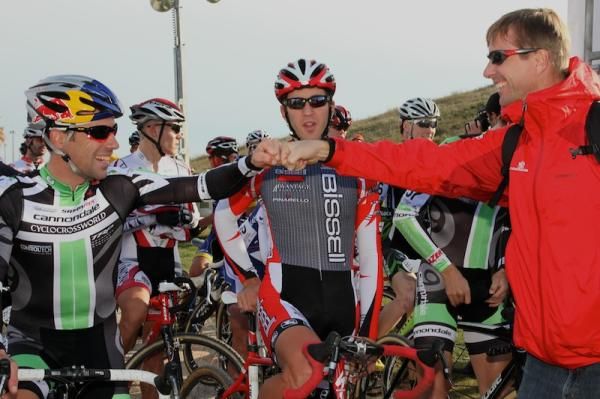 Tim Johnson (Cannondale/Cyclocrossworld.com) getting some pre-race ritual luck (seems like it worked)