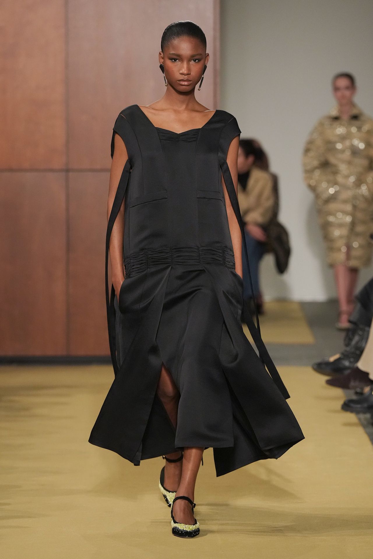 models on the Fall 2026 Tory Burch fashion show runway