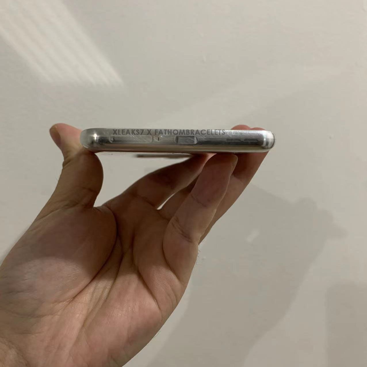 OnePlus 10 Pro dummy photos.